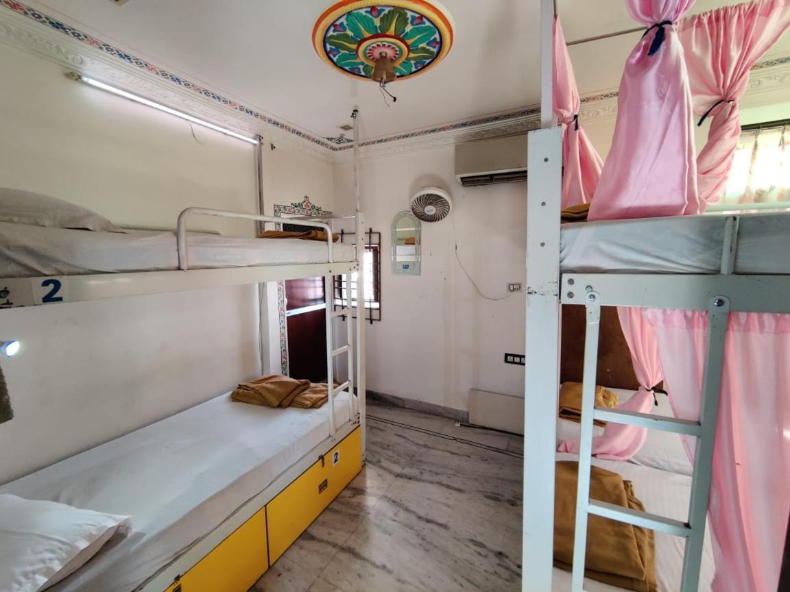 Whereabout Hostel Udaipur Exterior photo